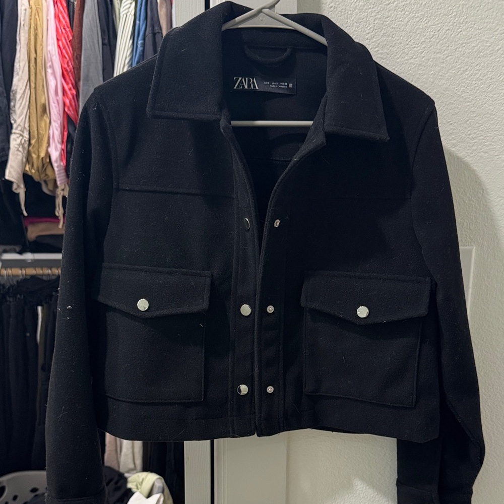 Black cropped fall jacket